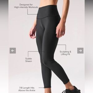 ALO Yoga BlackHigh Waist Airlift 7/8th length Leggings